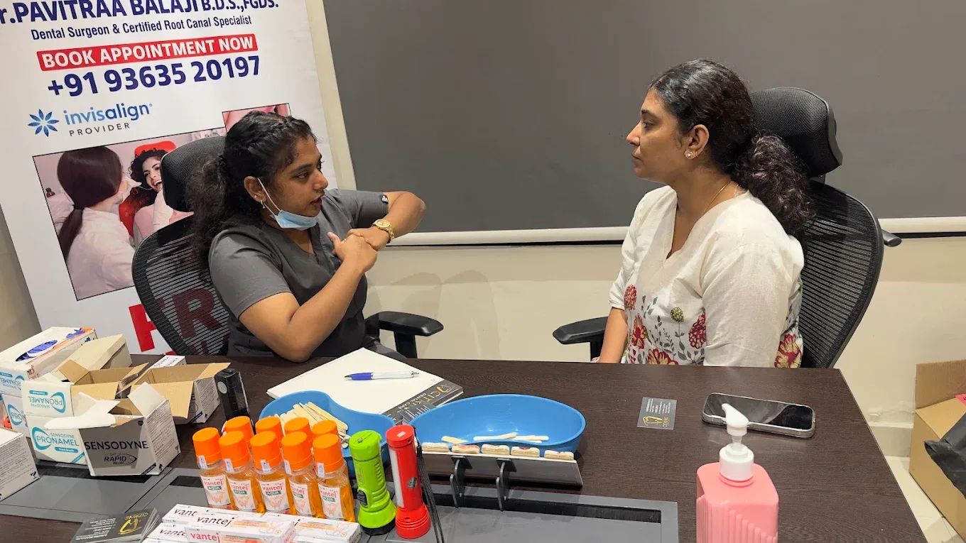 Image showing the dentist consulting with patient
